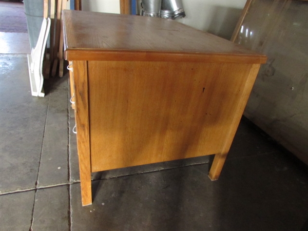 SMALL OAK DESK