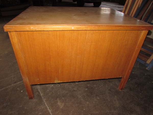 SMALL OAK DESK