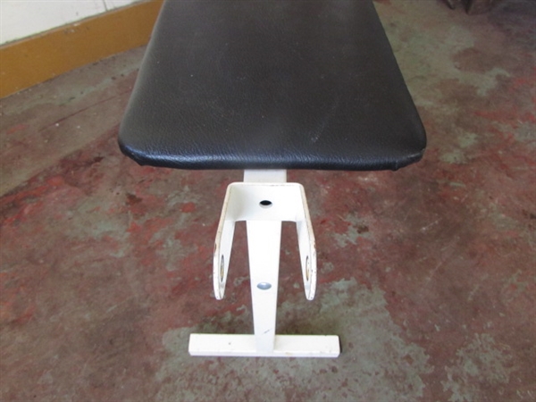 SMALL WEIGHT BENCH