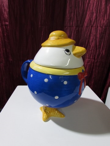 CERAMIC TEAPOT SET & OTHER SERVING DISHES