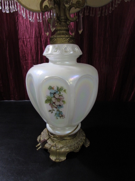 VICTORIAN STYLE PARLOR LAMP