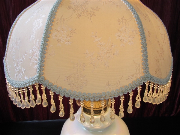 VICTORIAN STYLE PARLOR LAMP