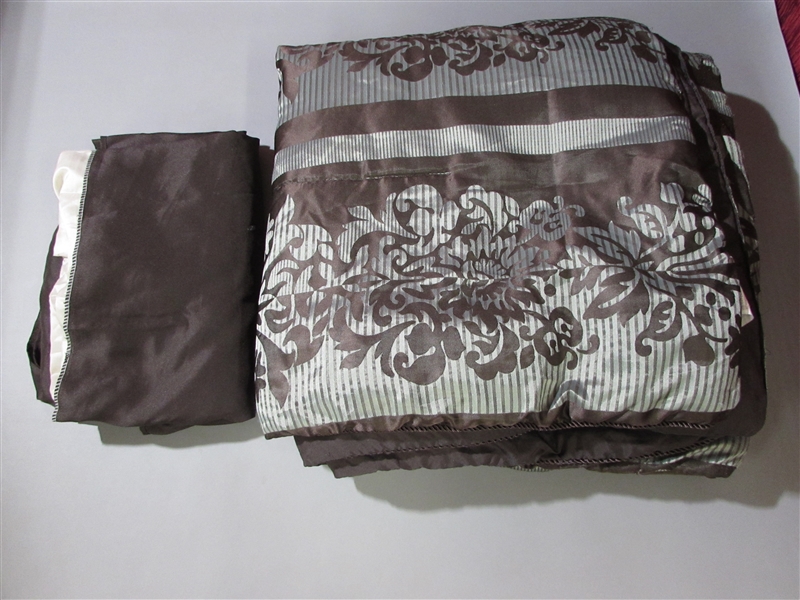 QUEEN SIZE COMFORTER SET