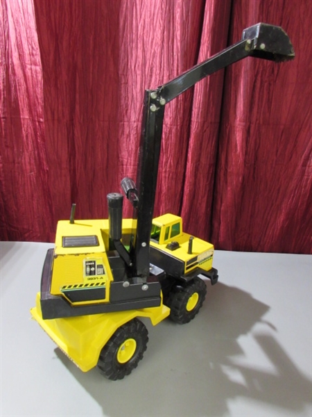 VINTAGE TONKA MIGHTY DIESEL BACKHOE