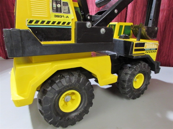 VINTAGE TONKA MIGHTY DIESEL BACKHOE