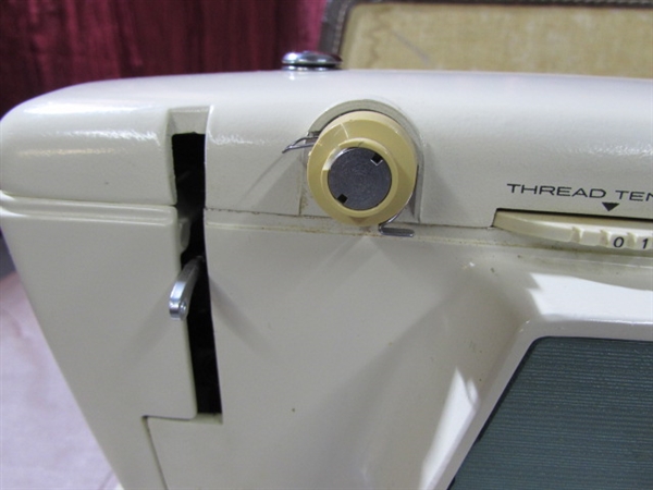 VINTAGE SINGER SEWING MACHINE & TABLETOP IRONING BOARD