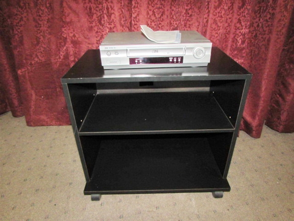 SAMSUNG VCR & MEDIA STAND