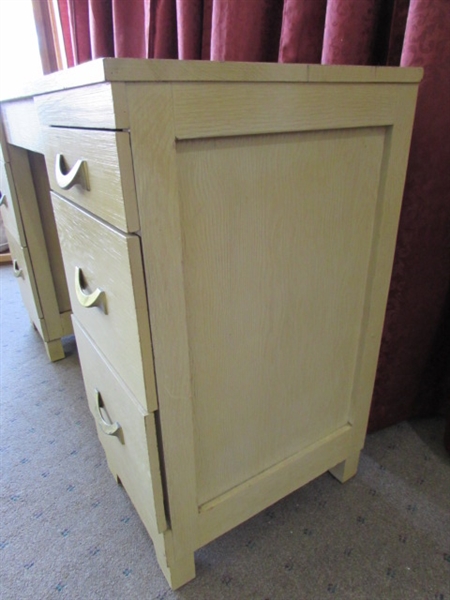 VINTAGE WOOD DESK