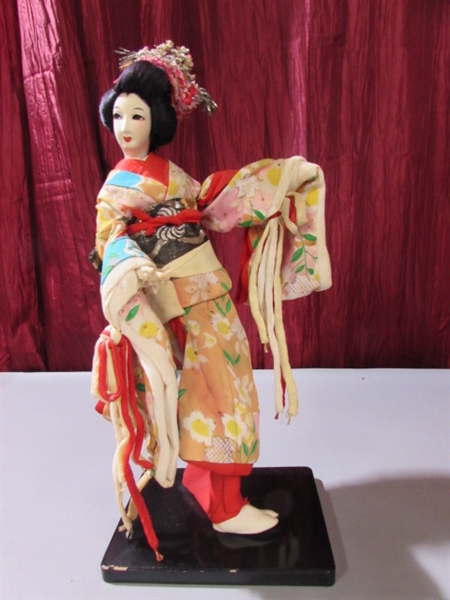 2 VINTAGE JAPANESE GEISHA DOLLS