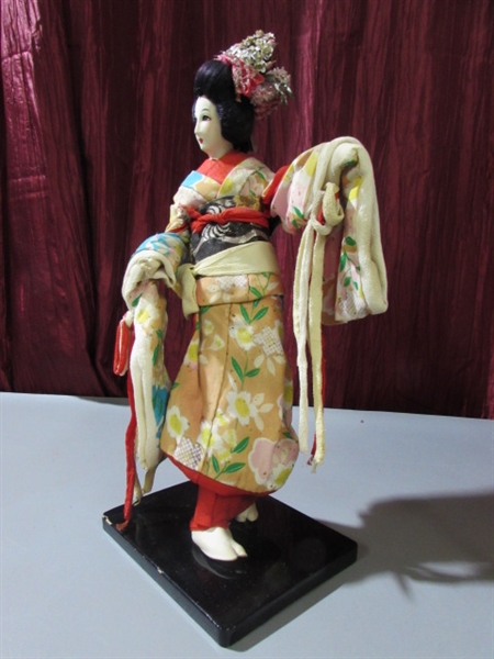 2 VINTAGE JAPANESE GEISHA DOLLS