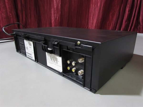 PANASONIC TV & VCR