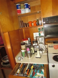 COFFEE MAKERS-THERMOS-MANUAL MEAT GRINDER & MORE