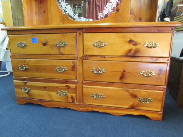 Lot Detail Beautiful Solid Knotty Pine Dresser W Mirror