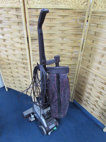 KIRBY G5 VACUUM CLEANER WITH ATTACHMENTS & BAGS