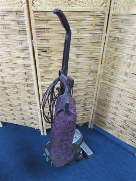 KIRBY G5 VACUUM CLEANER WITH ATTACHMENTS & BAGS
