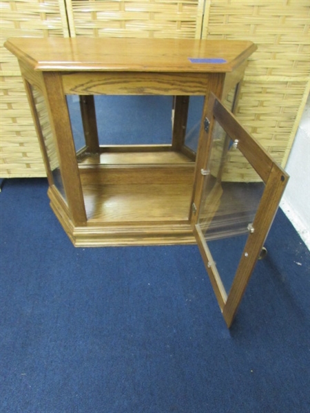 LIGHTED OAK CURIO CABINET WITH MIRRORED BACK