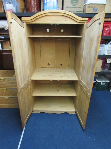 RUSTIC SOLID WOOD MEDIA/STORAGE CABINET