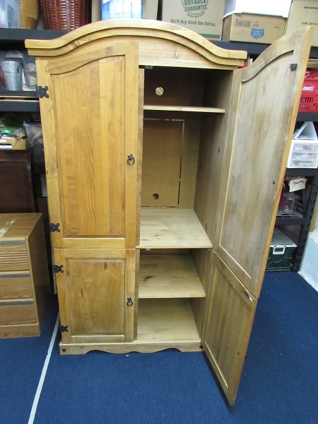 RUSTIC SOLID WOOD MEDIA/STORAGE CABINET