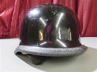 VINTAGE MOTORCYCLE HELMET