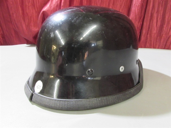 VINTAGE MOTORCYCLE HELMET