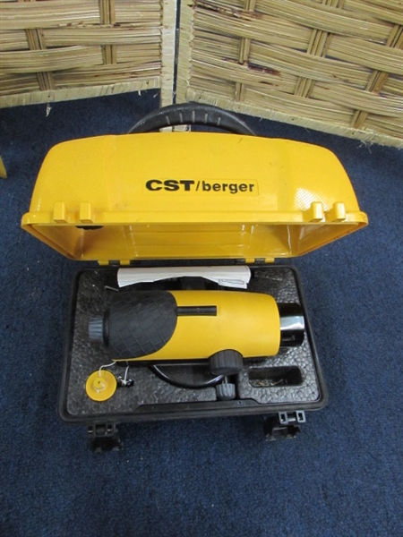 CST /BERGER AUTOMATIC LEVEL AND TRIPOD