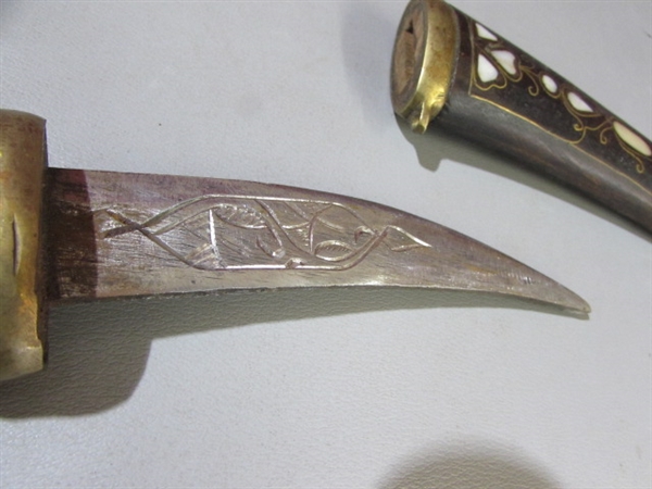 VINTAGE DAGGER IN WOOD SHEATH