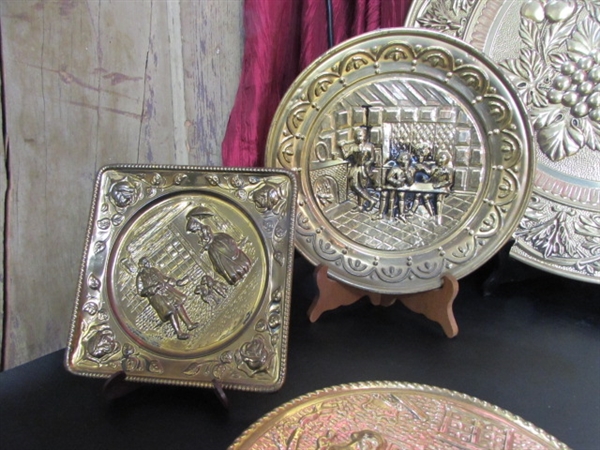 PEERAGE BRASS WALL DECOR