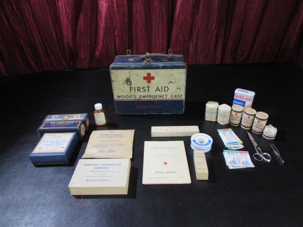 VINTAGE FIRST AID KIT