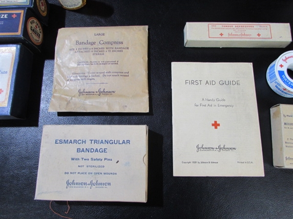 VINTAGE FIRST AID KIT