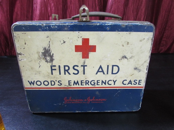 VINTAGE FIRST AID KIT