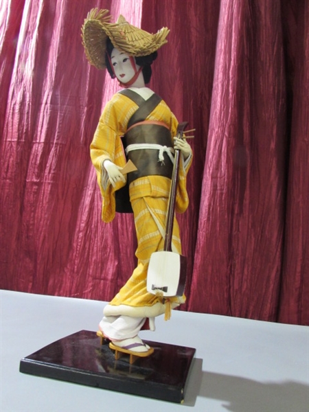 VINTAGE ASIAN DOLL, BOXES & SCEPTER