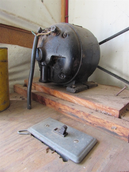 VINTAGE/ANTIQUE DRILL PRESS *LOCATED OFF SITE #2*