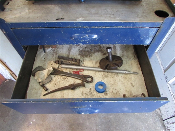 METAL TOOL BOX *LOCATED OFF SITE #2*