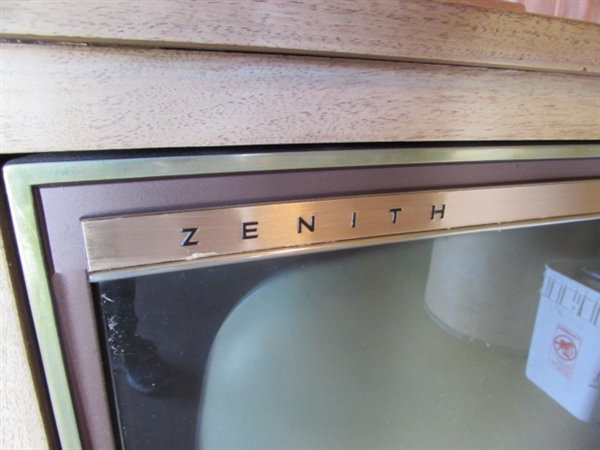 VINTAGE ZENITH CONSOLE TV *LOCATED OFF SITE #2*