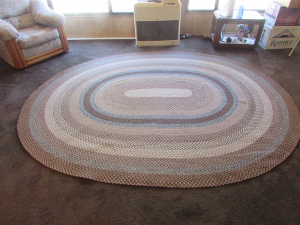 LARGE 10' X 8' OVAL BRAIDED AREA RUG