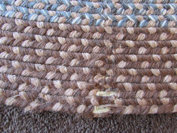 LARGE 10' X 8' OVAL BRAIDED AREA RUG