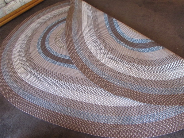 LARGE 10' X 8' OVAL BRAIDED AREA RUG