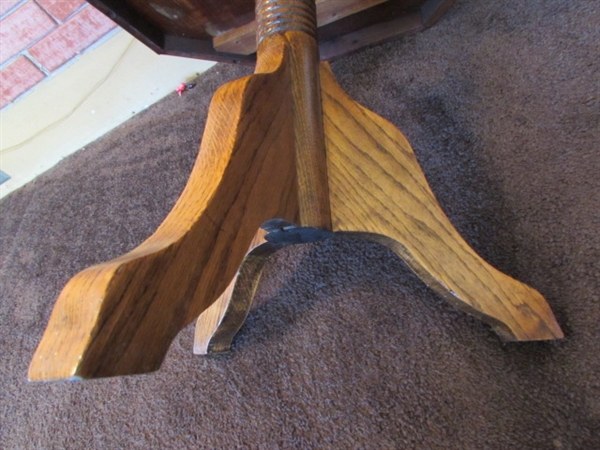 ANTIQUE OAK HEXAGON TABLE WITH ADJUSTABLE HEIGHT & CERAMIC PITCHER & BOWL