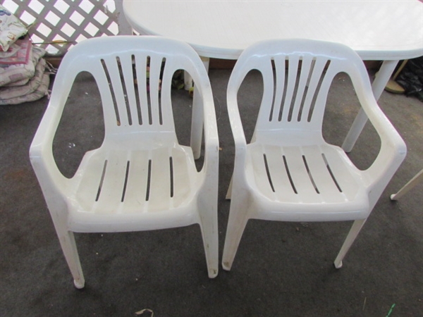 OVAL PATIO TABLE & 4 CHAIRS *LOCATED OFF SITE #3*