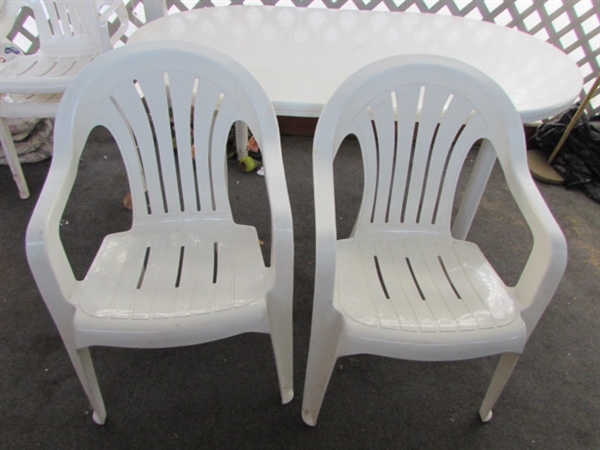 OVAL PATIO TABLE & 4 CHAIRS *LOCATED OFF SITE #3*