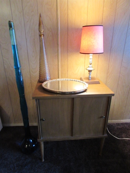 VINTAGE NIGHTSTAND, TABLE LAMP, BOTTLES & MIRRORED VANITY TRAY *LOCATED OFF SITE #3*