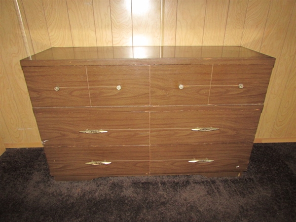 VINTAGE 6 DRAWER DRESSER *LOCATED OFF SITE #3*