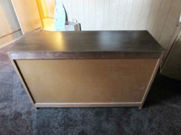 VINTAGE 6 DRAWER DRESSER *LOCATED OFF SITE #3*