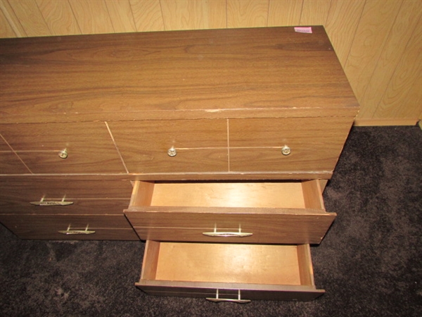 VINTAGE 6 DRAWER DRESSER *LOCATED OFF SITE #3*