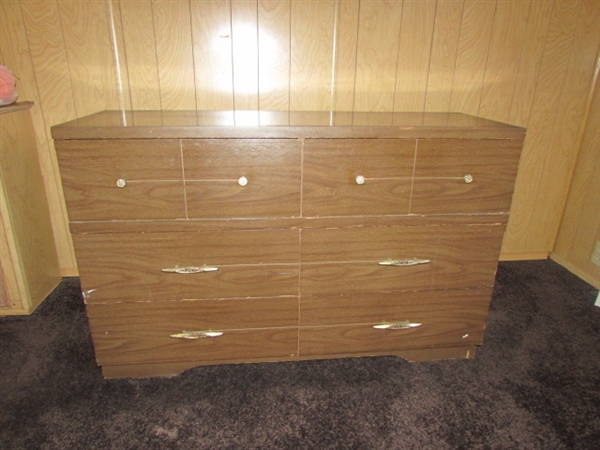 VINTAGE 6 DRAWER DRESSER *LOCATED OFF SITE #3*