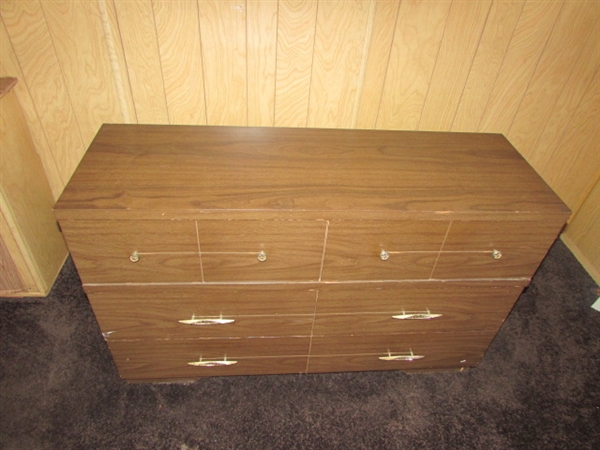 VINTAGE 6 DRAWER DRESSER *LOCATED OFF SITE #3*