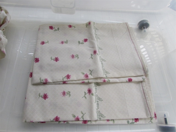 QUEEN-SIZE BEDDING AND STORAGE TOTE