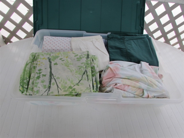 VARIOUS SHEETS & PILLOWCASES IN STORAGE TOTE