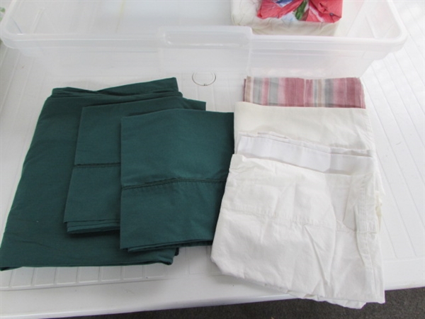 VARIOUS SHEETS & PILLOWCASES IN STORAGE TOTE