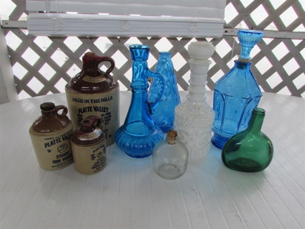 GLASS & STONEWARE LIQUOR BOTTLE COLLECTION